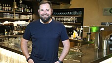 Podnikatel v pohostinství Luboš Kastner v plzeňské restauraci Plzeňka. (10. 6.... Podnikatel v pohostinství Luboš Kastner v plzeňské restauraci Plzeňka. (10. 6....