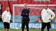 Český trenér Jaroslav Šilhavý (uprostřed) se svými asistenty Jiřím Chytrým... Český trenér Jaroslav Šilhavý (uprostřed) se svými asistenty Jiřím Chytrým...