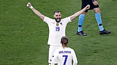 Francouzský fotbalista Karim Benzema (19) se raduje ze své druhé branky v... Francouzský fotbalista Karim Benzema (19) se raduje ze své druhé branky v...