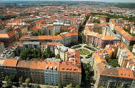 Výhled z televizního vysílae na praském ikov - kroupovo námstí