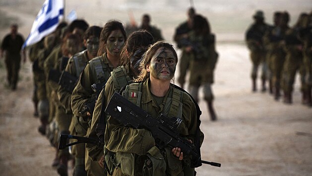 Pslunice smenho izraelskho batalionu Karakal. (14. bezna 2013)