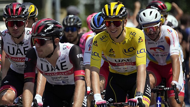 Tadej Pogaar vypadal v dest etap Tour de France uvolnn.