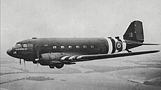 Historický snímek druhoválečného stroje Douglas C-47 Dakota