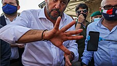 Šéf strany Liga Matteo Salvini komentuje vyšetřování násilí ve vězení Santa... Šéf strany Liga Matteo Salvini komentuje vyšetřování násilí ve vězení Santa...