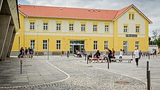 Rekonstrukce nádražní budovy ve Strakonicích stála dohromady 79 milionů korun. Rekonstrukce nádražní budovy ve Strakonicích stála dohromady 79 milionů korun.