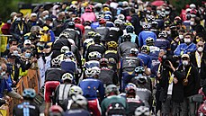 POSLEDNÍ V CÍLI. Cyklisté dojíždějící s velkou ztrátou na vítěze v osmé etapě... POSLEDNÍ V CÍLI. Cyklisté dojíždějící s velkou ztrátou na vítěze v osmé etapě...