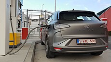 Plnění vodíkového elektromobilu Hyundai Nexo Plnění vodíkového elektromobilu Hyundai Nexo