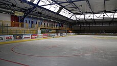 Stav zimního stadionu ve Dvoře Králové v roce 2021. Stav zimního stadionu ve Dvoře Králové v roce 2021.