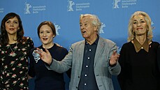 Členkami poroty Berlinale byly i herečky Maggie Gyllenhaalová a Julia... Členkami poroty Berlinale byly i herečky Maggie Gyllenhaalová a Julia...