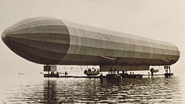 Jedna z prvnch Zeppelinovch vzducholod LZ 2
