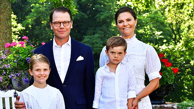 vdsk korunn princezna Victoria, princ Daniel a jejich dti princ Oscar a princezna Estelle (Borgholm, 14. ervence 2021)
