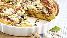 Frittata se slaninou, houbami a šalvějí Frittata se slaninou, houbami a šalvějí