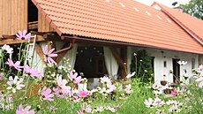 Zhruba stoletou usedlost noví majitelé rekonstruují už deset let, stejně tak... Zhruba stoletou usedlost noví majitelé rekonstruují už deset let, stejně tak...