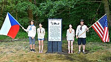 Vizuální návrh památníku připomínající sestřelení americké stíhačky ve druhé... Vizuální návrh památníku připomínající sestřelení americké stíhačky ve druhé...