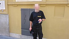 Muž jezdil v převleku policie, aby nemusel platit za jízdu v MHD. Muž jezdil v převleku policie, aby nemusel platit za jízdu v MHD.