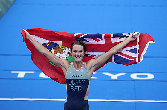 Flora Duffyová slaví první bermudské zlato.
