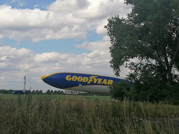 <p>Zeppelin NT je opět v Praze, zítra bude k vidění nad Vyšehradem.</p>