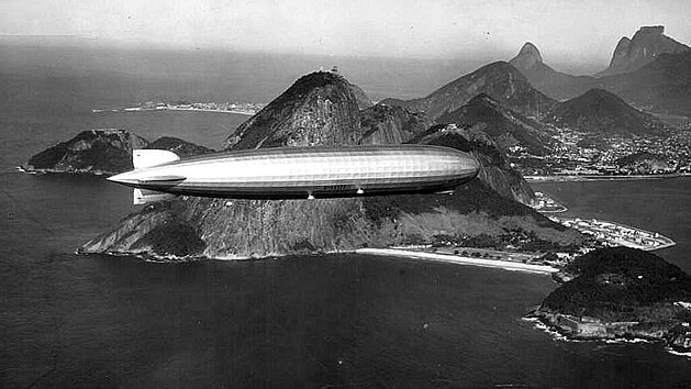 Vzducholoď LZ 127 Graf Zeppelin a Rio de Janeiro, 25. květen 1930 Vzducholoď LZ 127 Graf Zeppelin a Rio de Janeiro, 25. květen 1930