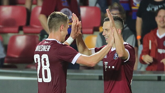 Sparťan Jakub Pešek se raduje s Tomášem Wiesnerem z gólu, kterým v odvetě 2.... | na serveru Lidovky.cz | aktuální zprávy Sparťan Jakub Pešek se raduje s Tomášem Wiesnerem z gólu, kterým v odvetě 2.... | na serveru Lidovky.cz | aktuální zprávy