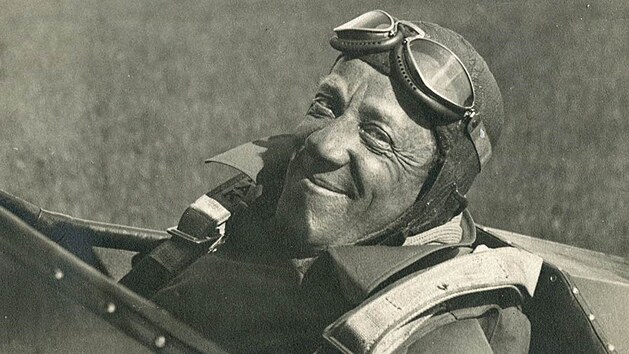 Zaltvac pilot tovrny Letov Alois Jeek zanal na vzducholodi Krting.
