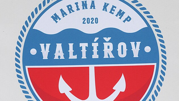 Znak budovanho Marina Kempu Valtov.