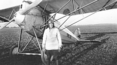 Zalétávací pilot továrny Letov Alois Jeek, který zaínal na vzducholodi...