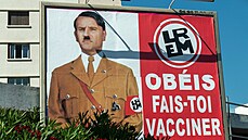 Plakát zobrazující francouzského prezidenta Emmanuela Macrona jako nacistického... Plakát zobrazující francouzského prezidenta Emmanuela Macrona jako nacistického...