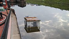 V přístavu v děčínských Rozbělesech se potopila bývalá převozní loď. V přístavu v děčínských Rozbělesech se potopila bývalá převozní loď.
