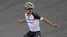 Ekvádorský cyklista Richard Carapaz slaví triumf v olympijském závodě v Tokiu.... Ekvádorský cyklista Richard Carapaz slaví triumf v olympijském závodě v Tokiu....