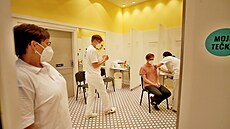 Otevření očkovacího místa bez registrace v nákupním domě Olympia Brno. Zahájení... Otevření očkovacího místa bez registrace v nákupním domě Olympia Brno. Zahájení...