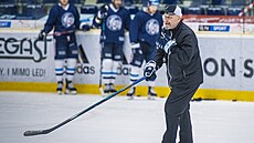 Trenér Patrik Augusta na prvním tréninku hokejistů Liberce Trenér Patrik Augusta na prvním tréninku hokejistů Liberce