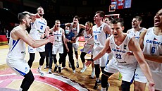 Čeští basketbalisté slaví po postupu do Tokia. Čeští basketbalisté slaví po postupu do Tokia.