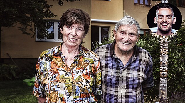 Pavel Hacmac s manželkou Alenou. Jedním z jejich pěti vnoučat je i... Pavel Hacmac s manželkou Alenou. Jedním z jejich pěti vnoučat je i...
