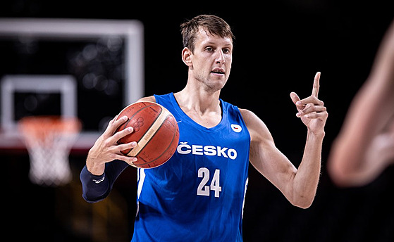 Basketbalista Jan Veselý v reprezentaním dresu, archivní snímek