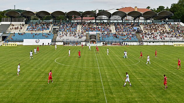 Takhle se dky Vykovu hraje profesionln fotbal na drnovickm stadionu v...