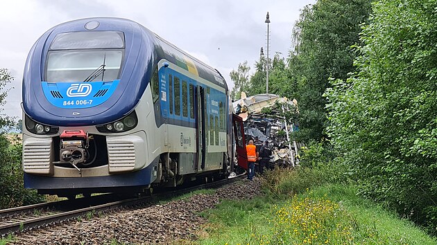 Ve stedu po osm hodin rno se na Domalicku srazily dva vlaky. (4. srpna 2021)