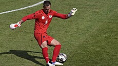 Brankář Vilém Fendrich z Hradce Králové v duelu s Karvinou. Brankář Vilém Fendrich z Hradce Králové v duelu s Karvinou.