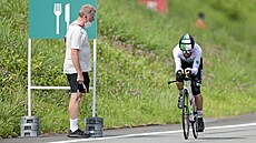 Sportovní ředitel Německého cyklistického svazu Patrick Moster sleduje počínání... Sportovní ředitel Německého cyklistického svazu Patrick Moster sleduje počínání...