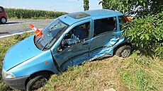 Při nehodě u obce Urbanice se srazila dvě auta, řidička vozu Fiat Punto patrně... Při nehodě u obce Urbanice se srazila dvě auta, řidička vozu Fiat Punto patrně...