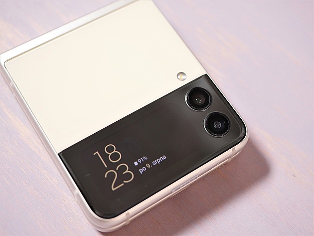 Samsung Galaxy Z Flip3