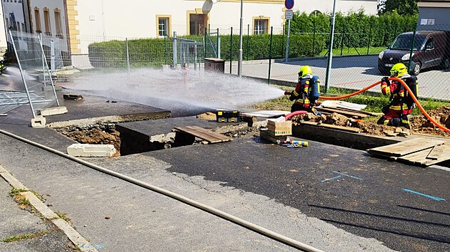 Likvidace úniku plynu poblíž náměstí sv. Michala ve Vrbně pod Pradědem. (18. srpna 2021)