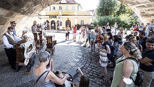 V sobotu v Praze zahrli hned na tech mstech muzikanti s flainety a to v rmci osmho ronku festivalu Flainet ije. (14. srpna 2021)