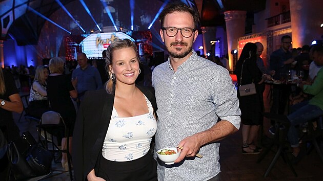 Patricie Pagáčová s manželem Tiborem (tisková konference TV Nova, Průmyslový palác, Praha, 4. srpna 2021)