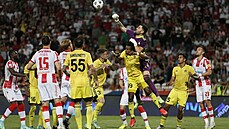 Brankář Giorgos Athanasiadis z Šeriffu Tiraspol zasahuje v 3. předkole Ligy... Brankář Giorgos Athanasiadis z Šeriffu Tiraspol zasahuje v 3. předkole Ligy...