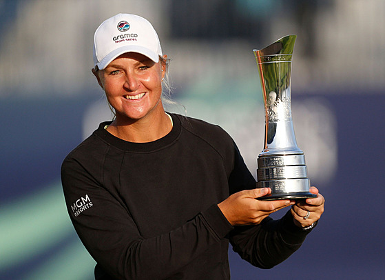 védská golfistka Anna Nordqvistová s trofejí pro vítzku turnaje British Open