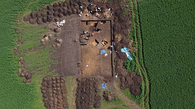 Pohled z dronu na nalezit, kter archeologov nali v Nmicch na Han.