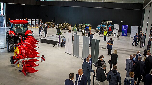 V Národním pavilonu Z je výstava traktorů Zetor.