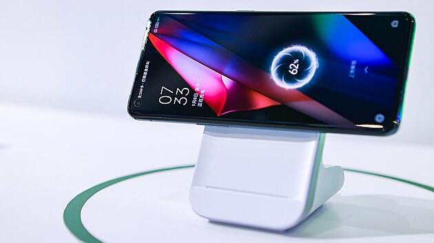 Bezdrátový nabíjecí stojánek Oppo MagVOOC
