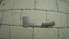 Strážníci dopadli muže, který několika lidem v centru Brna hrozil sekerou.... Strážníci dopadli muže, který několika lidem v centru Brna hrozil sekerou....