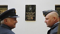 Při odhalení desky Adolfu Jurmanovi v Olešničce byli členové Klubu vojenské... Při odhalení desky Adolfu Jurmanovi v Olešničce byli členové Klubu vojenské...